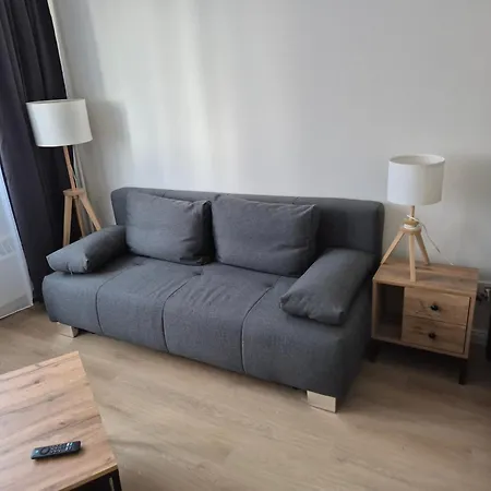 City, Centrally Located, Fully Renovated Apartamento *