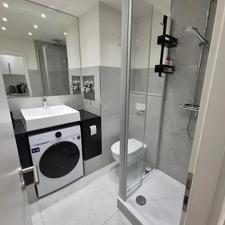 Daire City, Centrally Located, Fully Renovated *
